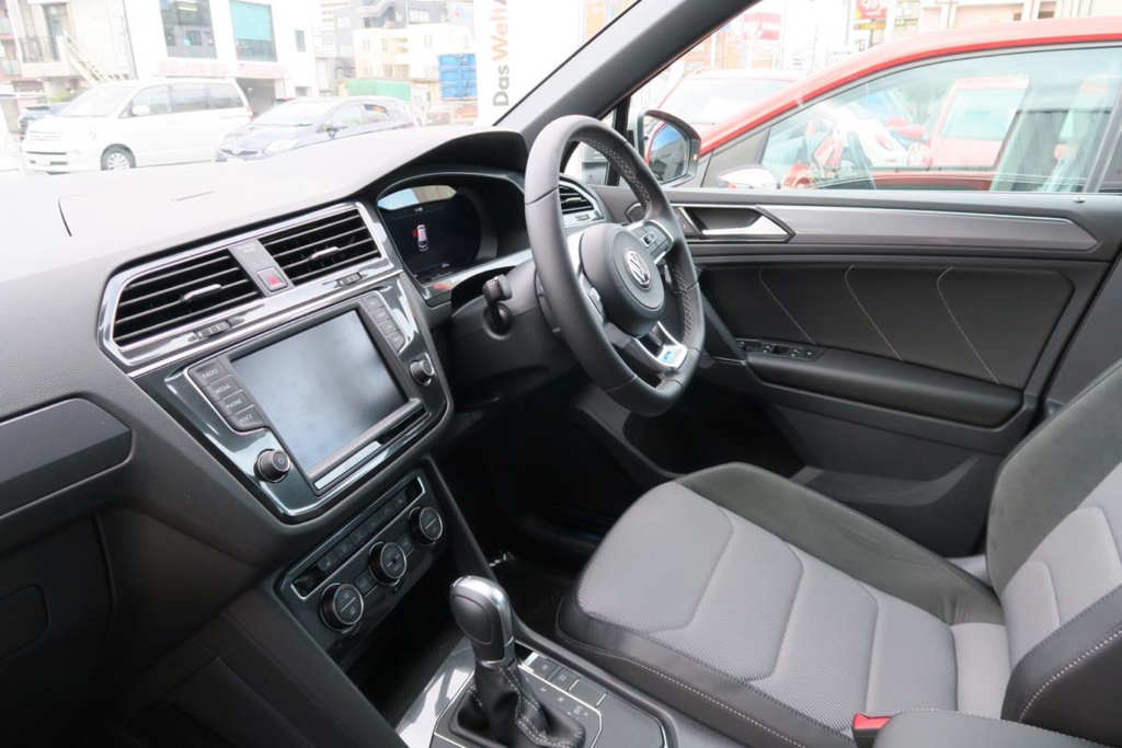 【レビュー】新型ティグアン プレビューフェアに行ってきました！ その４ （Rライン インテリア編）